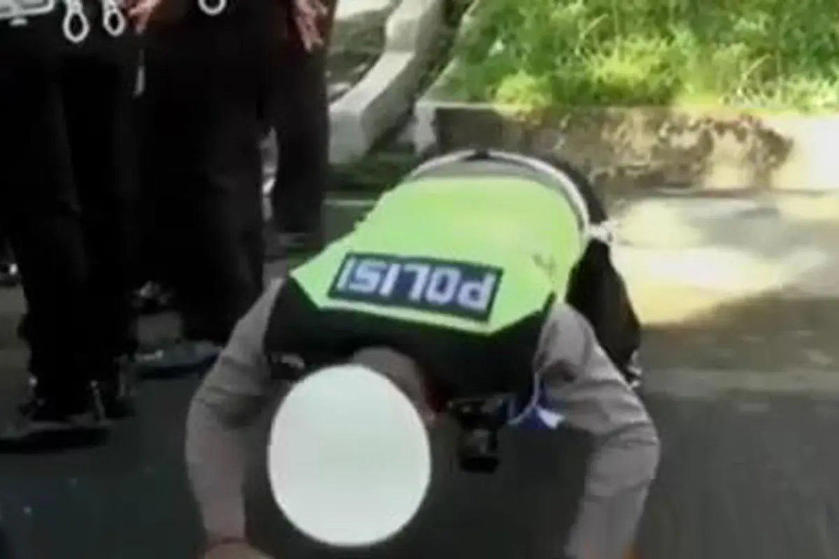 Belasan Polisi Bangka Belitung Kena Tilang hingga Dihukum Push Up