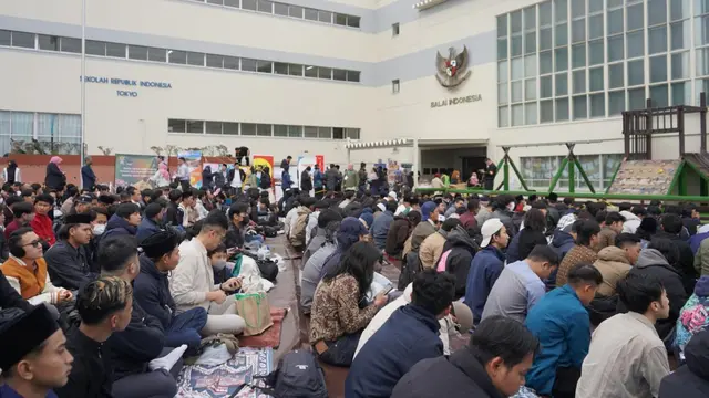 Ribuan Warga Negara Indonesia (WNI) di Tokyo, Jepang, mengikuti Salat Idul Fitri 2025 di KBRI Tokyo. (Dok. KBRI Tokyo)