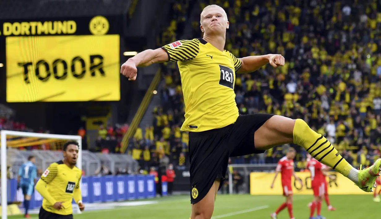 Erling Haaland merupakan pencetak gol terbanyak di Liga Jerman musim 2021/2022 hingga pekan ini. Mesin gol Borussia Dortmund tersebut tercatat telah mencetak tujuh gol dan lima assist dari lima penampilannya di Bundes Liga. (AP/Bernd Thissen)
