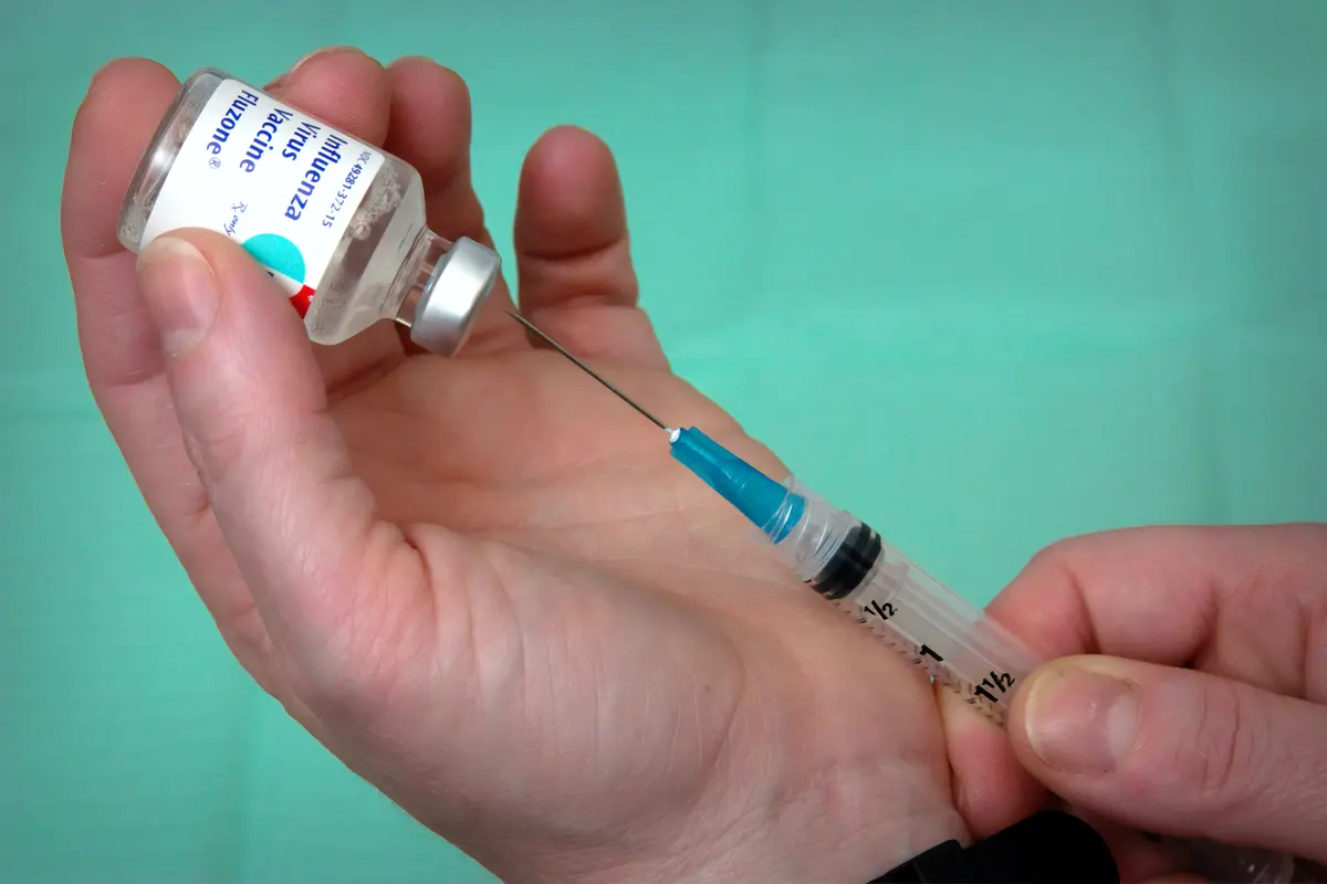 Ilustrasi vaksin flu.  photo by CDC on Unsplash