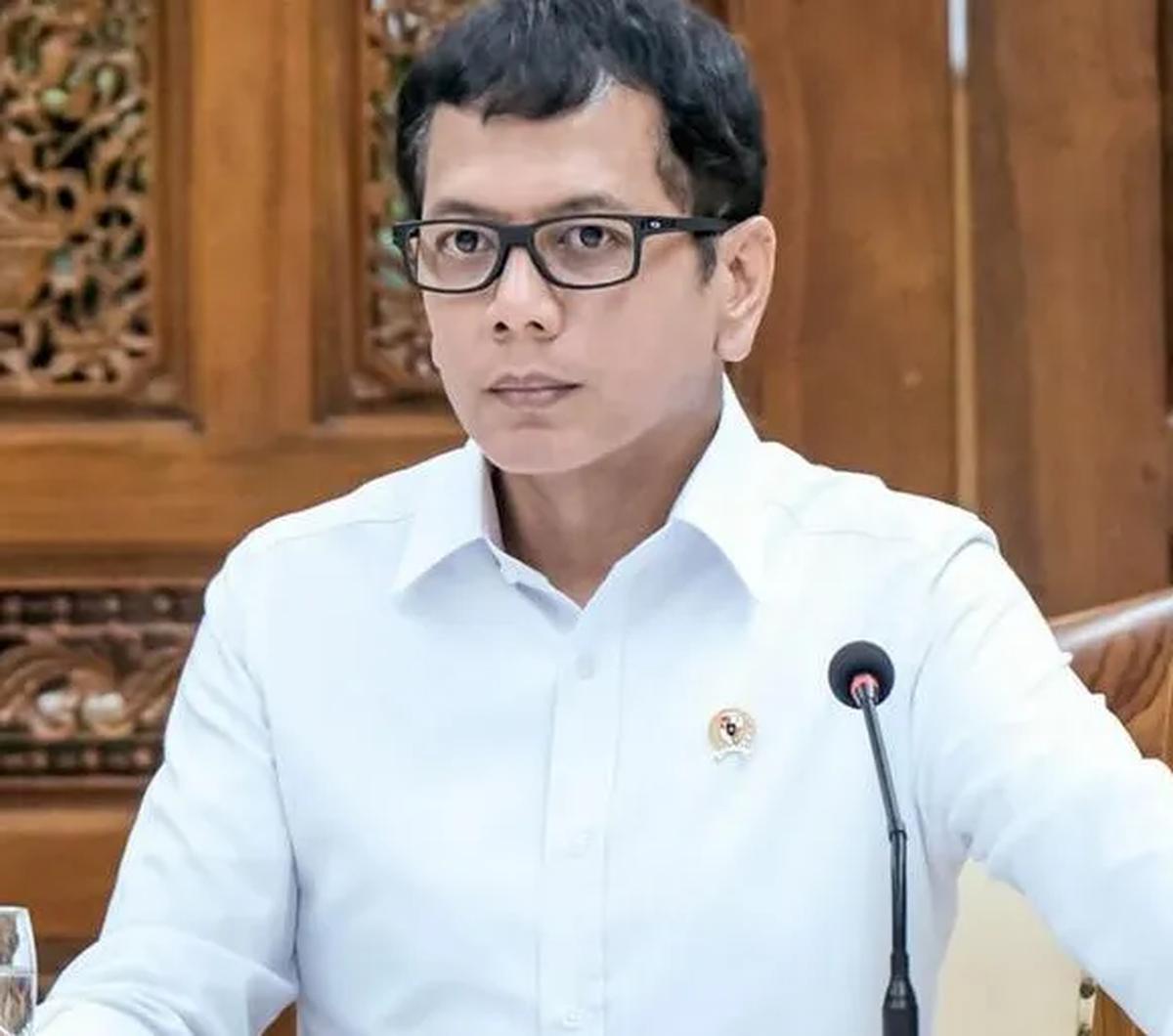 "Belum ditawarin, jangan kebanyakan ngimpi ah," ujar Wishnutama sambil bercanda.