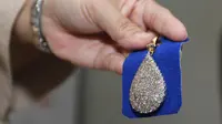 Iriana Pesan Perhiasan Motif Teardrop untuk Pernikahan Gibran