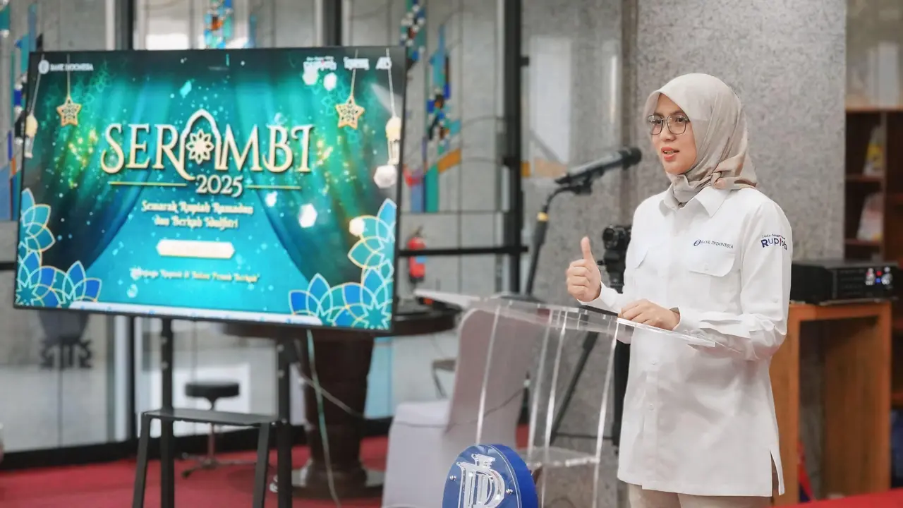 Kepala Perwakilan Bank Indonesia (KPwBI) Tasikmalaya Laura Rulida, di sela-sela peluncuran program Semarak Rupiah Ramadan dan Berkah Idul Fitri (SERAMB1) 2025. (Liputan6.com)