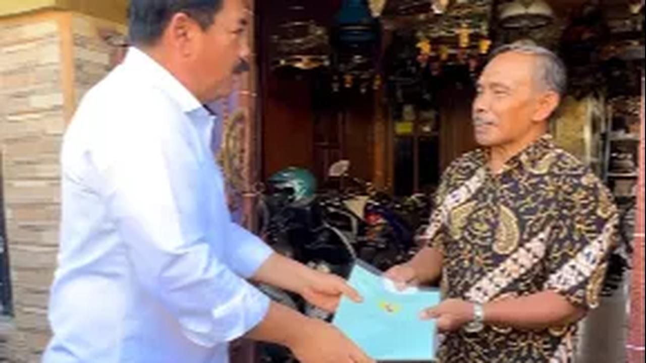 "Saya mengucapkan terima kasih banyak ya, pak," terang Sarjo.