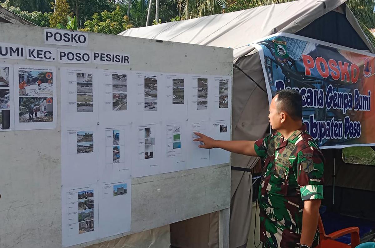 FOTO: TNI AD Bergerak Cepat Bantu Pemulihan Pasca Gempa Poso