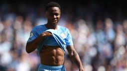 Raheem Sterling baru-baru ini mengungkapkan bahwa ia mungkin bersedia meninggalkan klub dan mencoba peruntungannya di luar negeri. Hal tersebut dipicu setelah kedatangan Jack Grealish pada musim panas lalu yang membuat Pep Guardiola tidak lagi memilihnya sebagai penyerang utama. (AFP/Oli Scarff)