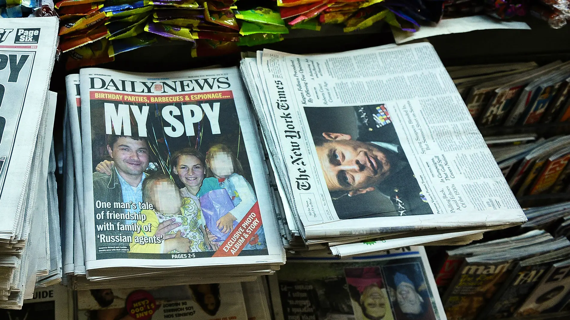 Penangkapan Keluarga Guryef, pasutri yang bekerja sebagai mata-mata Rusia yang beroperasi di AS, menjadi berita di sejumlah media (AFP)