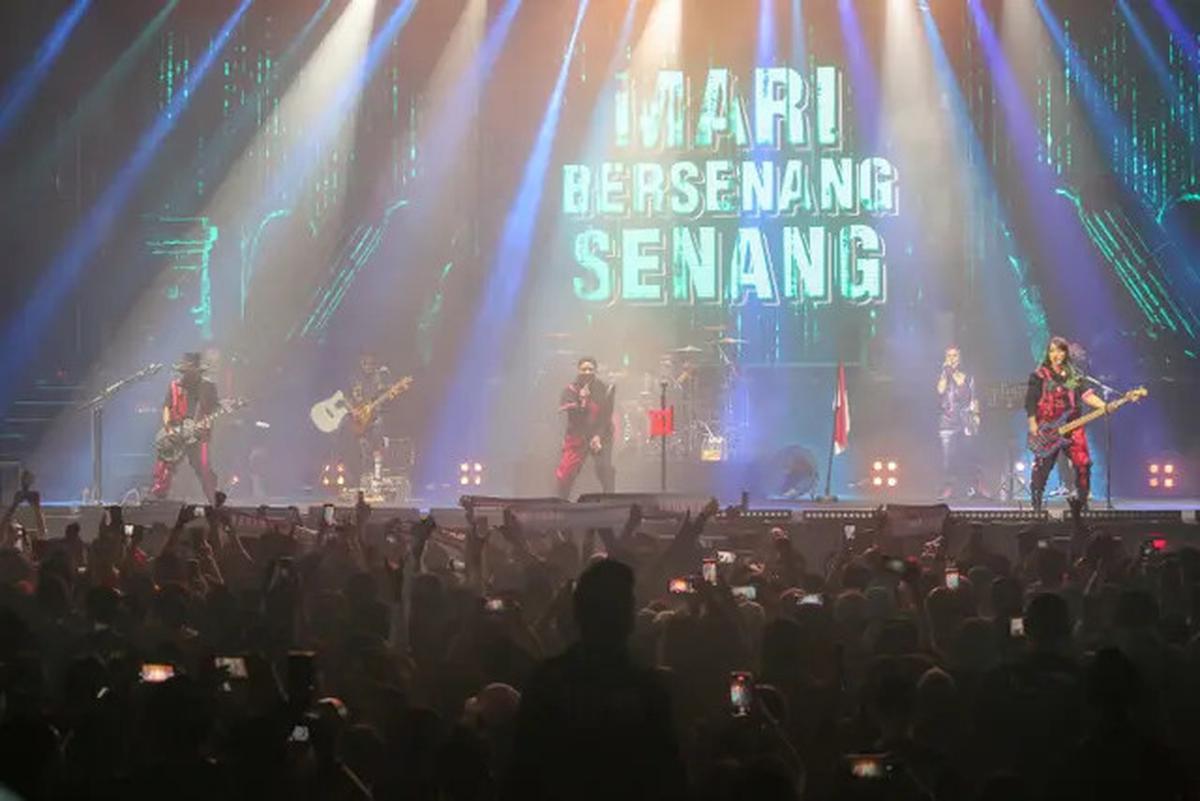 Kotak Band Rayakan Dua Dekade dengan Konser Meriah di GBK