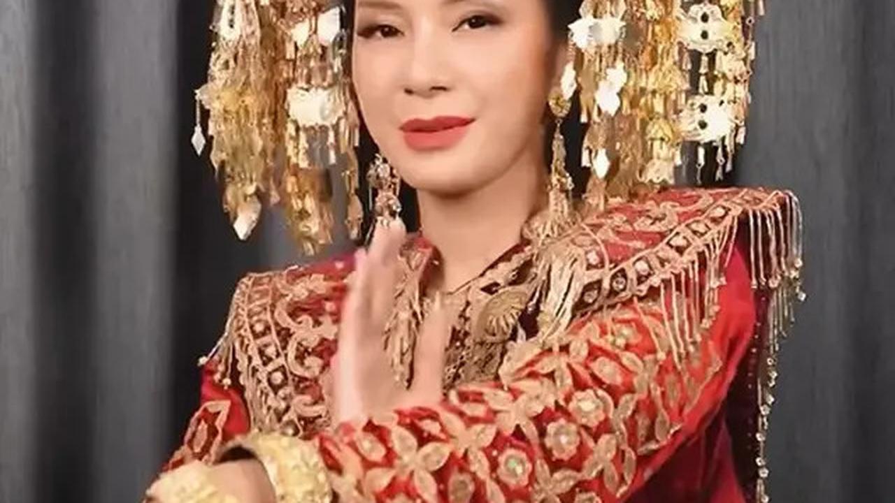 7 Potret Kirana Larasati Kenakan Busana Adat dari Berbagai Daerah di Indonesia, Ekspresikan Kebanggaan