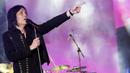 <p>Once tampil bersama grup band Dewa 19 pada konser bertajuk Pesta Rakyat 30 Years of Careers Dewa 19 di Jakarta International Stadium, Jakarta, Sabtu (4/2/2023). Once berhasil membuat riuah penonton dengan membawakan sejumlah lagu seperti &ldquo;Roman Picisan&rdquo;, &ldquo;Kosong&rdquo;, dan &ldquo;Cemburu&rdquo;. (Fimela.com/Bambang E. Purnama)</p>