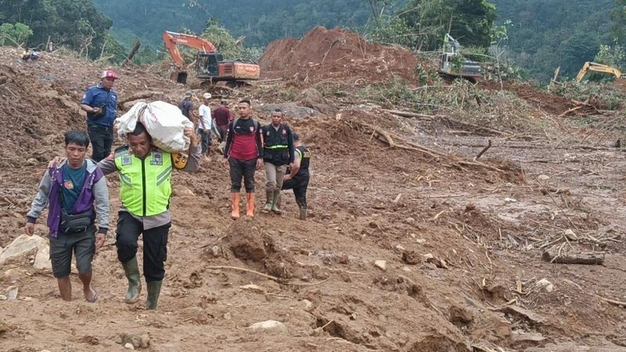Puluhan Personel Polres Dikerahkan dalam Pencarian Korban Longsor Pasaman Barat