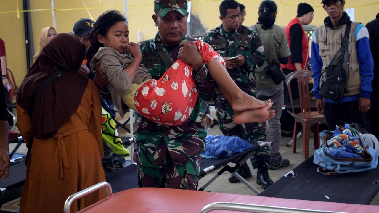 FOTO: Ratusan Siswa di Bandung Barat Keracunan Usai Santap Makan Bergizi Gratis, Kasus Ditetapkan KLB