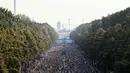 Inilah suasana Berlin Maraton dengan ribuan peserta memadati pusat kota Berlin. (25/9/2016). AFP/John Macdougall)