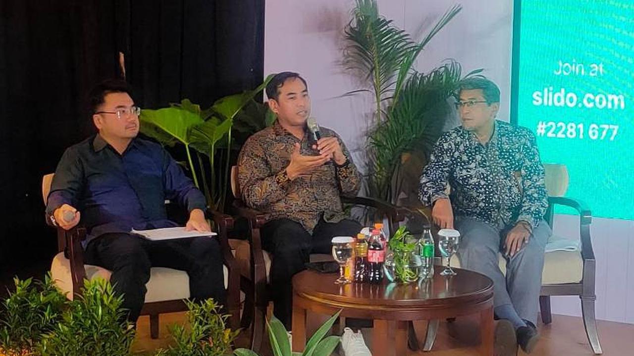 Diskusi panel media bertajuk "SNI Resin PET Daur Ulang: Seimbangkan Keamanan dan Lingkungan dalam Regulasi Kemasan di Kawasan Senayan, Jakarta Pusat, Selasa, 14 November 2023.