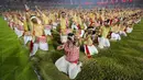 <p>&ldquo;Hari ini kami telah mampu menciptakan dua rekor dunia. Seperti hari ini, pada hari Jumat juga 11.000 penari dan musisi akan menampilkan Bihu di depan Perdana Menteri dan memulai perjalanan kita menaklukkan panggung dunia,&rdquo; kata Menteri Utama India. (AP Photo/Anupam Nath)</p>