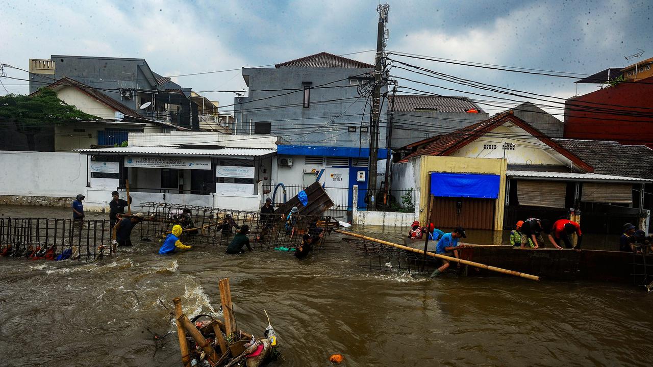 Banjir rendam Perumahan Taman Mangu Indah di Tangerang Selatan