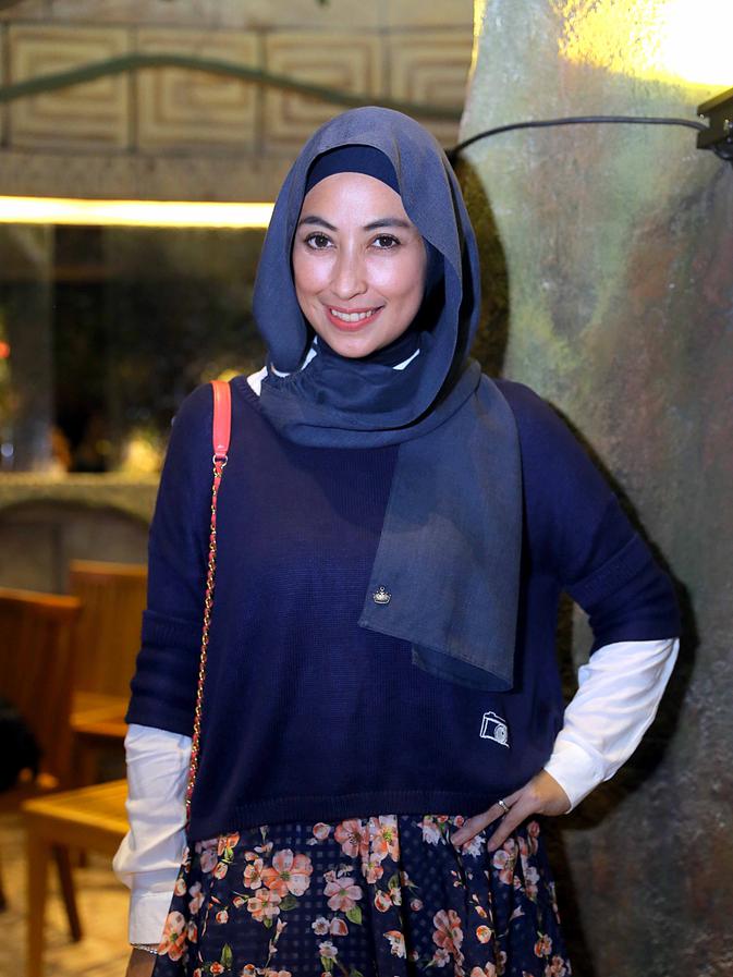 Potret Kebersamaan Annisa Trihapsari Dan Mantan Suami Di Pernikahan Anak Entertainment Fimela Com