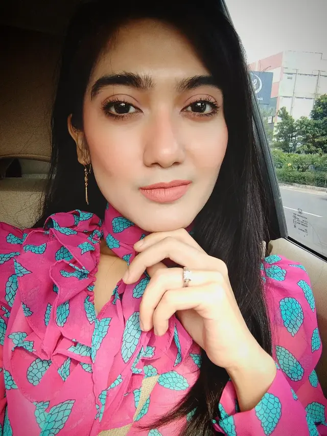 [Fimela] Potret terbaru Revi Mariska