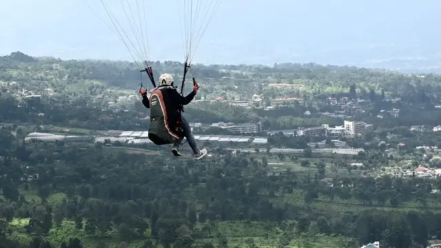 Menikmati Pemandangan Alam di Puncak Bogor dari Ketinggian
