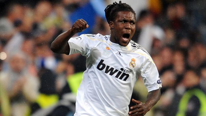 5. Royston Drenthe - Diboyong dari Feyenoord, Drenthe dinilai jauh dari harapan dan tidak memuaskan. Penampilannya mendapat cercaan dari para penggemar sendiri serta disebut sebagai pemain terburuk yang pernah dibeli Real Madrid. (AFP/Javier Soriano)