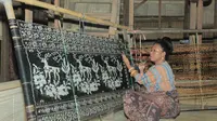Alfonsa Horeng pendiri Sentra Tenun Lepo Lorun terus menjaga dan melestarikan warisan budaya melalui kain tenun ikat tradisional NTT.