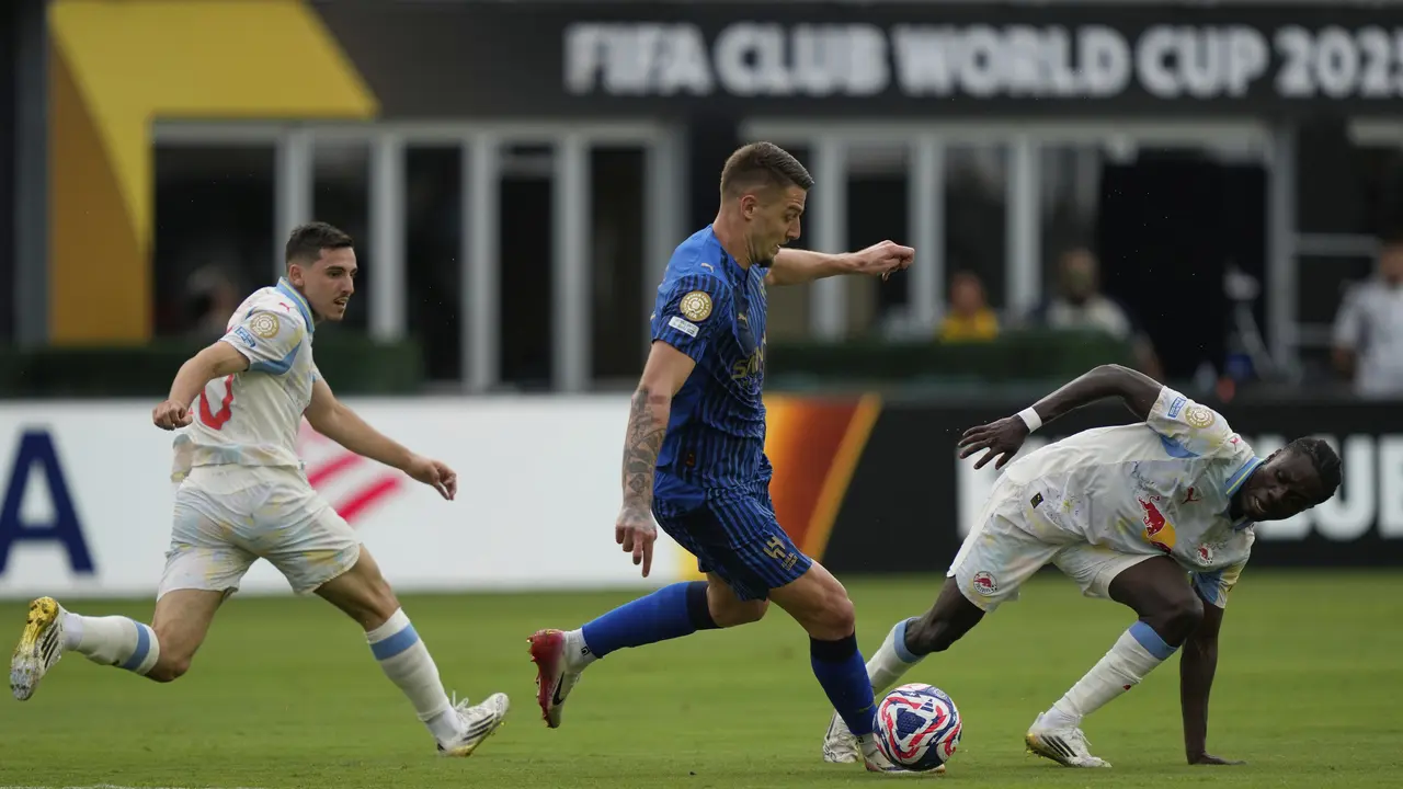 Sergej Milinkovic-Savic, Al Hilal, Edmund Baidoo, Salzburg