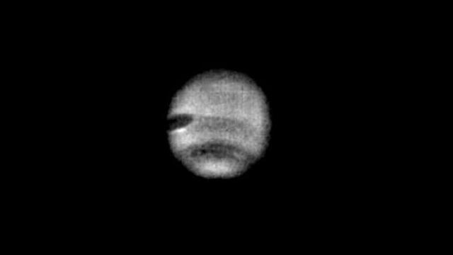 Foto Pertama Neptunus yang diambil oleh Voyager 2 NASA pada 25 Agustus 1989 (NASA)
