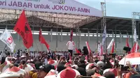 Capres nomor urut 01 Joko Widodo atau Jokowi saat kampanye akbar di Karawang, Jawa Barat. (Liputan6.com/ Abramena)