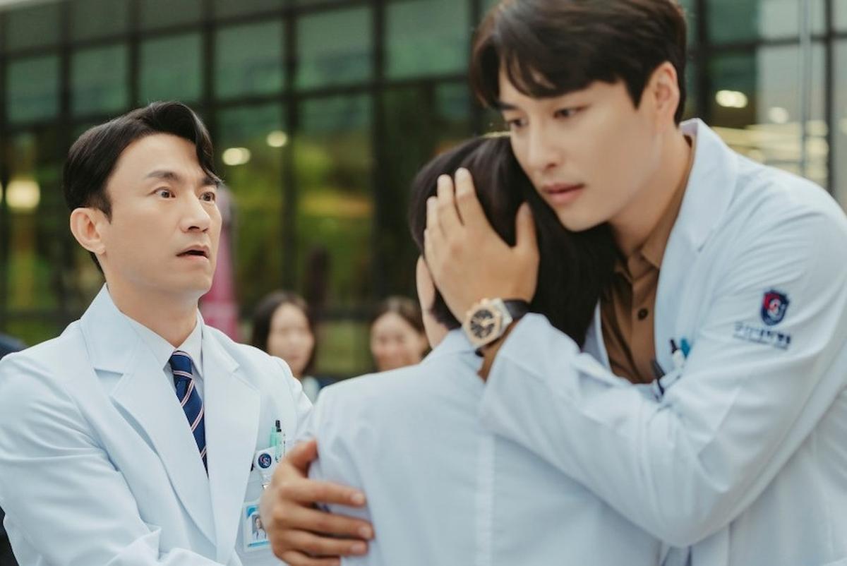 6 Drama Medis Korea yang Menghanyutkan, Ada Resident Playbook di Dalamnya!