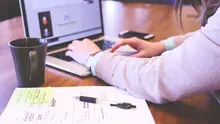Ilustrasi Mencari Lowongan Pekerjaan Secara Online Credit: pexels.com/Stockphotos