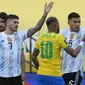 Menurut laporan Globo, penghentian tersebut diduga akibat adanya 4 pemain Timnas Argentina yang bermain di Liga Inggris yang melanggar aturan karantina. (Foto: AP/Andre Penner)