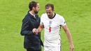 Untuk memecah kebuntuan, Gareth Southgate melakukan pergantian pemain dengan menurunkan Jack Grealish dan Marcus Rashford untuk menggantikan Phil Foden dan Harry Kane. (Facundo Arrizabalaga/Pool via AP)