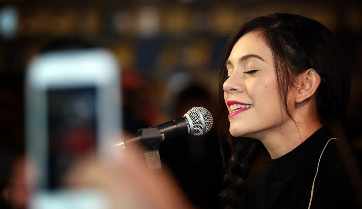 Sukseskan album pertama ‘The First’, Shae pun merilis album terbaru nya ‘Magic’ sederet single hitz nya seperti Gojigo dan komposisi lagu yang sempurna terangkum dalam album nya.(Deki Prayoga/Bintang.com)