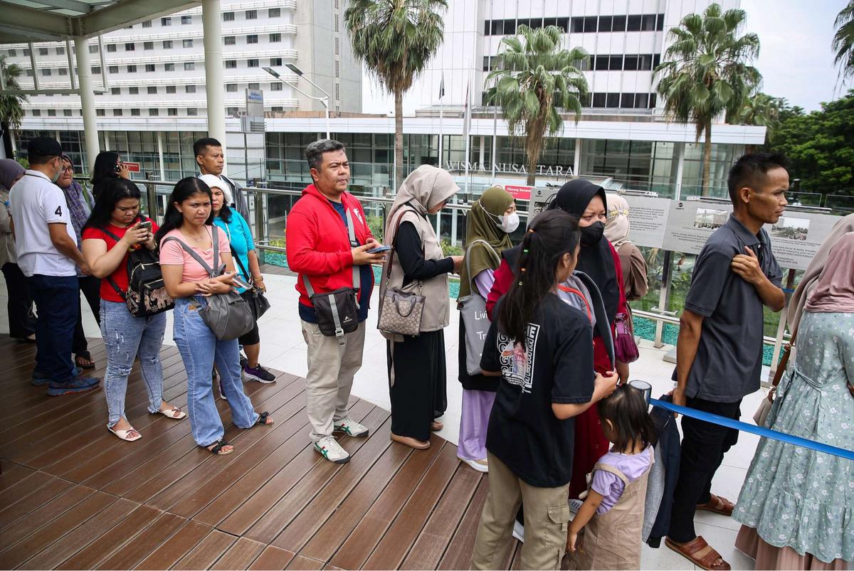Anjungan Halte TransJakarta Bundaran HI Jadi Primadona Wisata Murah di Tengah Libur Isra Mikraj