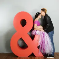 Kebahagiaan tengah dirasakan pasangan Rey Utami dan suami, Pablo Benua. Pasalnya pasangan ini tengah menanti kehadiran anak pertama dari pernikahannya. (Instagram/reyutami)