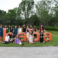 Fitriyani Bukri, sosok kartini masa kini yang sukses di kancah Internasional.