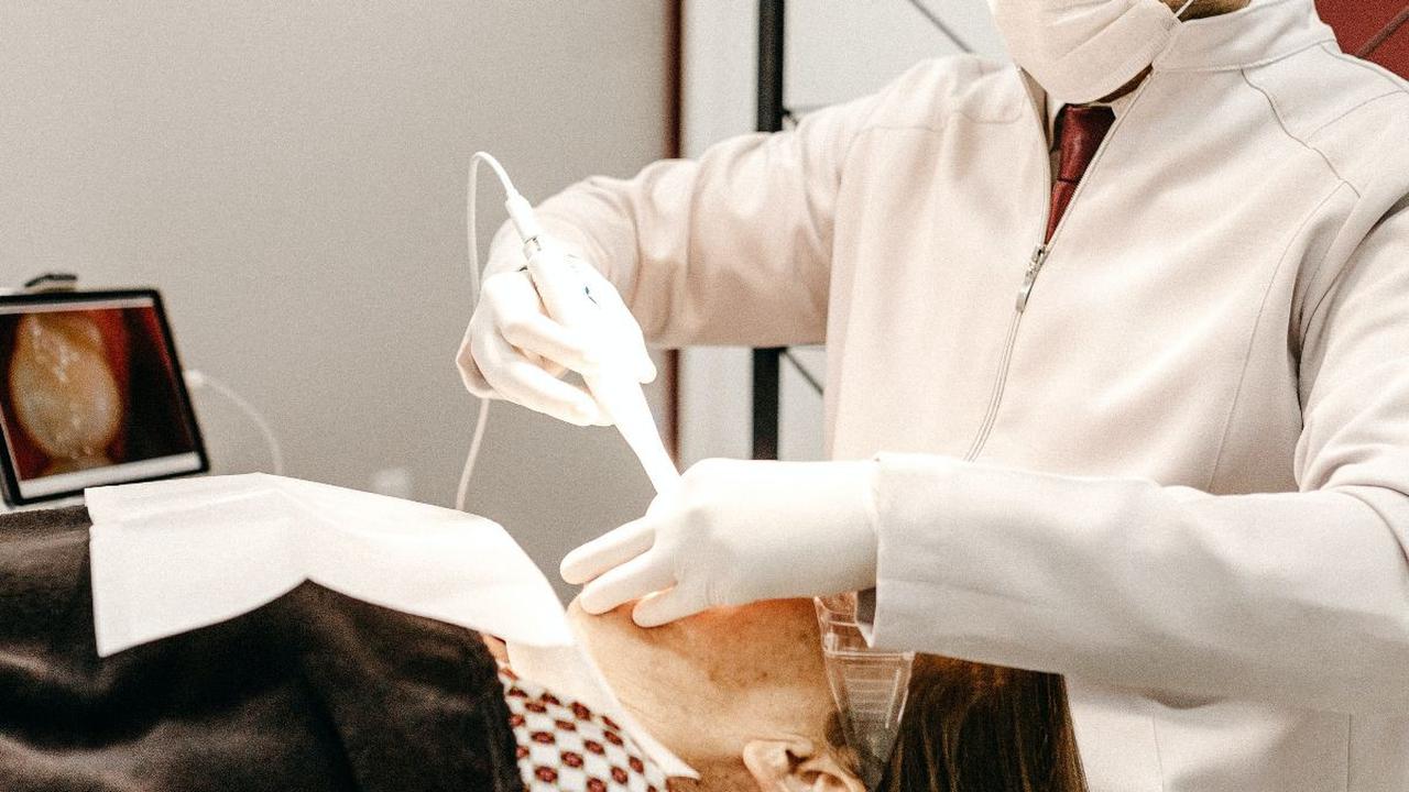 <b>Efek Samping Bleaching Gigi</b>
