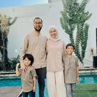 Potret Anak Laki-laki Revalina S Temat Punya Wajah Tampan [instagram/vatemat]