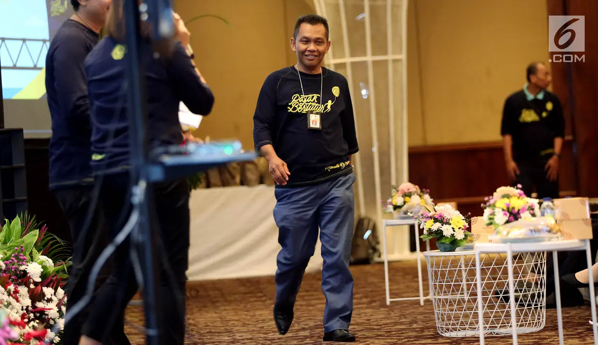 Kakanwil Dirjen Pajak Jakarta Barat Budi Susanto saat menghadiri sosialisasi tentang Pajak Bertutur kepada 400 siswa dari 4 kampus di Jakarta, Jumat (11/8). (Liputan6.com/Johan Tallo)