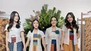 Mieke Amalia memiliki gaya fashion yang sederhana namun chic. Saat agenda formal, ia kenakan kebaya yang begitu playful, membuat tampilannya begitu energic. [Foto: Instagram/ Mieke Amalia]