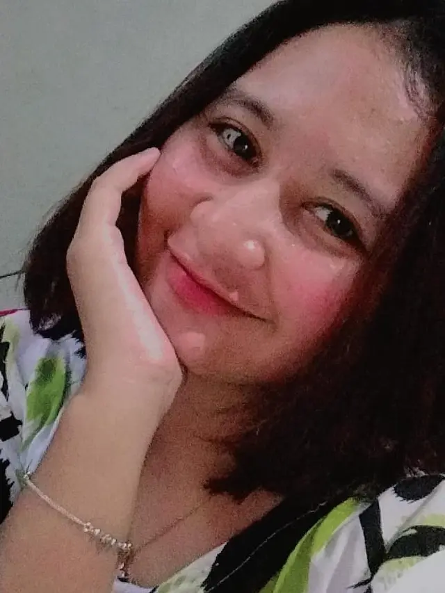 Wanita Ini Punya Wajah Mirip Prilly Latuconsina, 6 Potretnya Bak Kembar