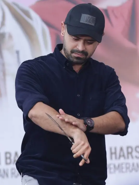 Pemain dalam film 'The Raid 2: Berandal' itu mengaku senang bisa bergabung dalam serial tersebut. Apalagi banyak dibintangi oleh artis dari India. Banyak ilmu budaya yang dapat diserap. (Bambang E. Ros/Bintang.com)