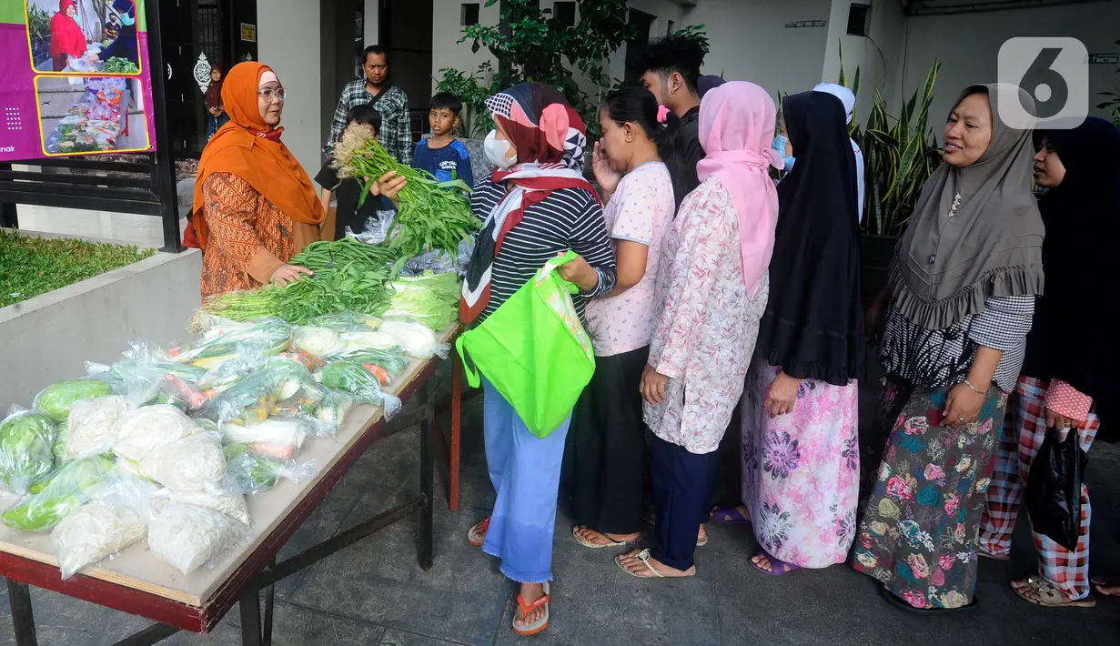 Sayuran gratis ini disediakan pihak Dewan Kemakmuran Masjid (DKM) Arruhama. (merdeka.com/Arie Basuki)