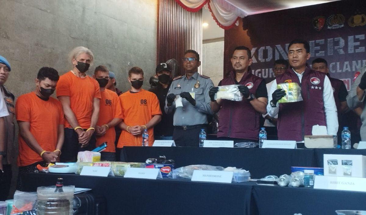 Selain itu, dalam telegram itu ada kode yang di tempel di wilayah darkweb atau situs gelap diduga banyak orang tidak tahu kode tersebut.<br>