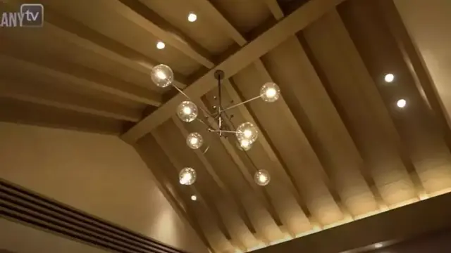 Potret Kamar Tidur Rumah Maia Estianty, Dindingnya Bergaya Italia