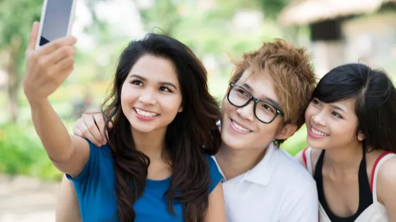 40 Kata-kata Perpisahan Sahabat Kerja