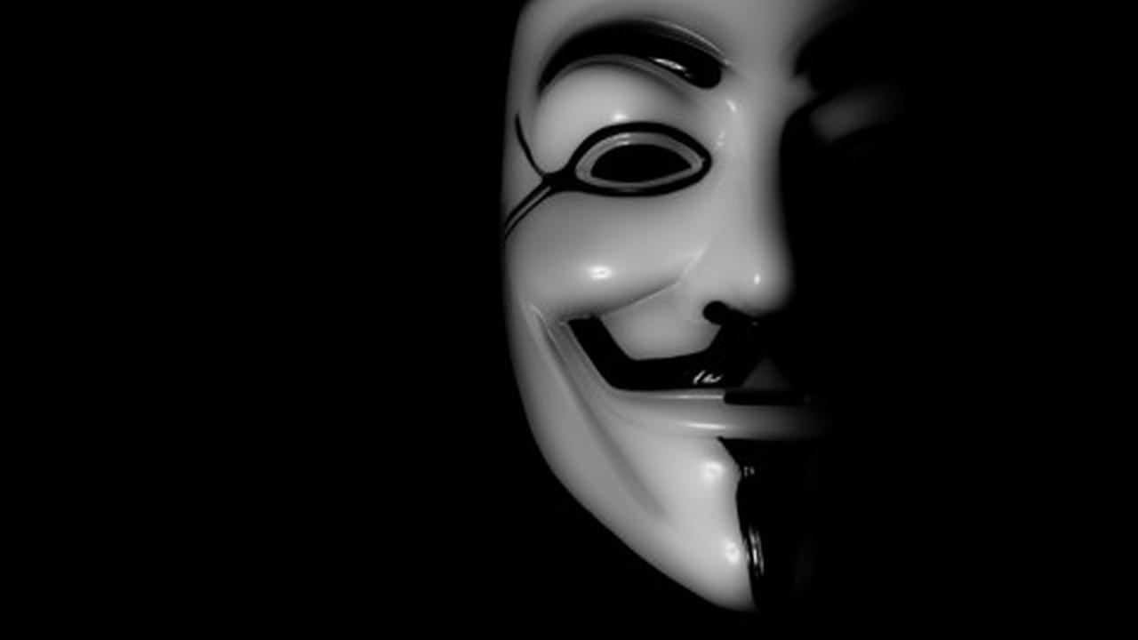 Anonymous kembali berjaya dengan lumpuhkan Inggris