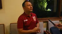 Pelatih sementara Borneo FC, Ricky Nelson, berencana melakukan perombakan gaya permainan dan mental pemainnya di paruh kedua Liga 1 2017. (Bola.com/Zulfirdaus Harahap)