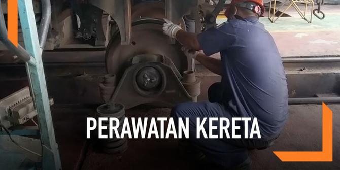 VIDEO: Perawatan 'Si Ular Besi' di Depo PT KAI Daop 5 Purwokerto