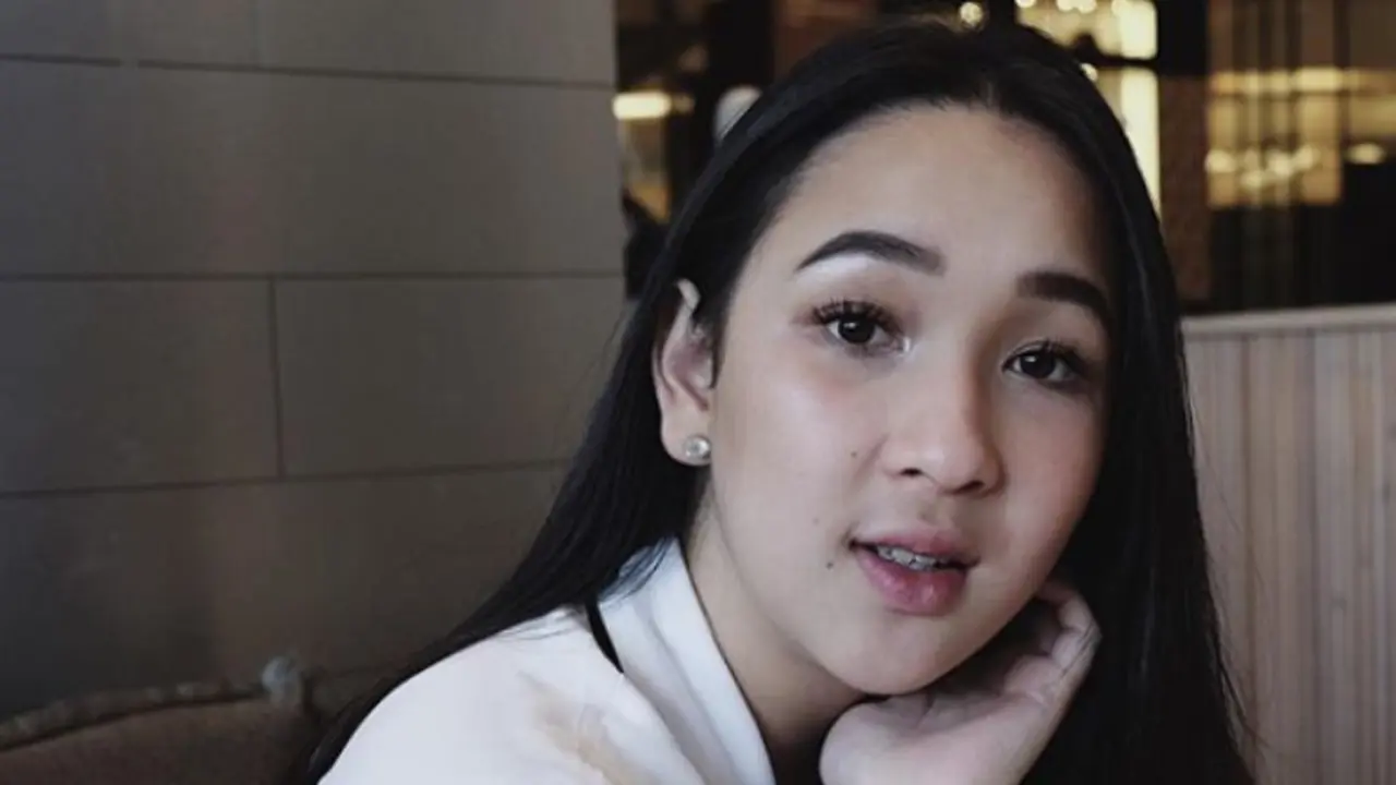 Tampil Pede dengan Lipstik Ombre ala Agatha Pricilla